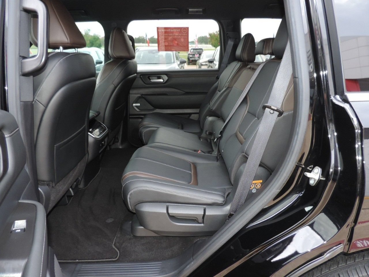 Used 2025 Nissan Armada SL RWD image 21
