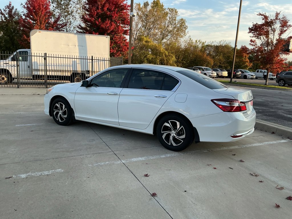 Used 2017 Honda Accord LX image 7