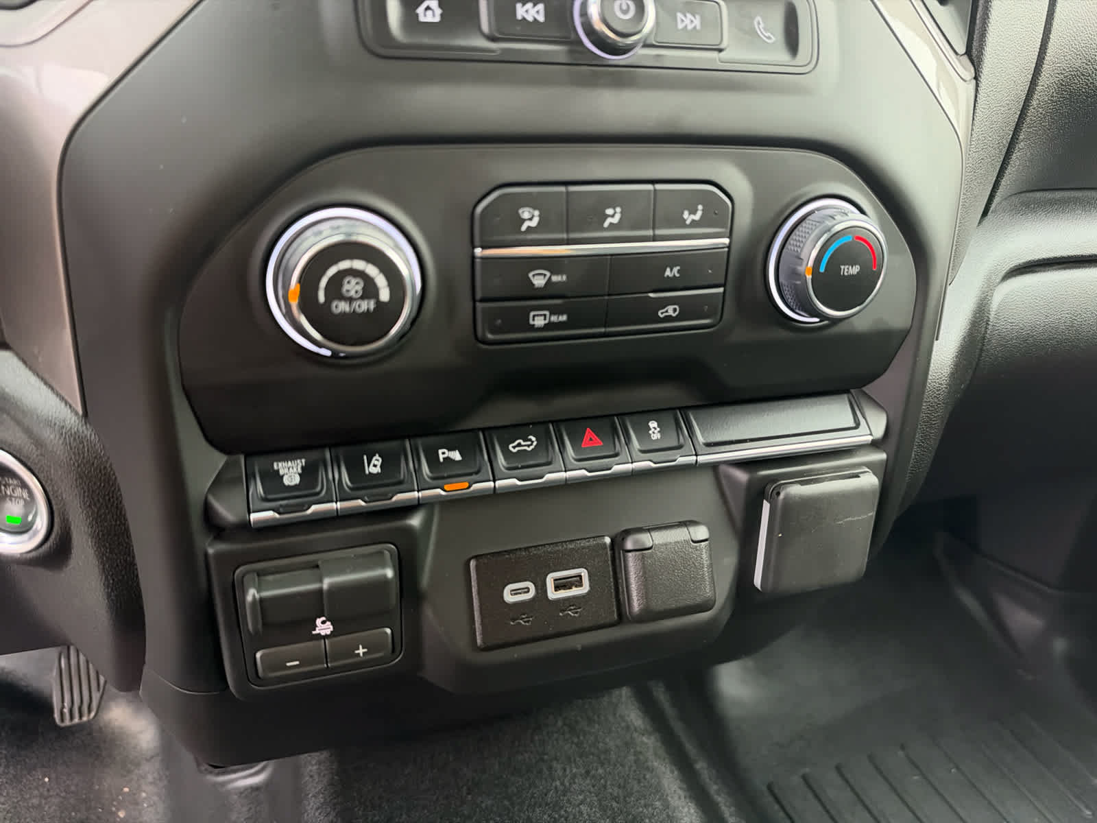 Certified 2026 Chevrolet Silverado 3500 W/T w/ WT/CX Safety Package AWD/4WD image 20