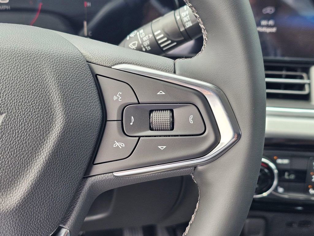 Used 2026 Chevrolet Trax LT w/ Driver Confidence Package FWD image 25