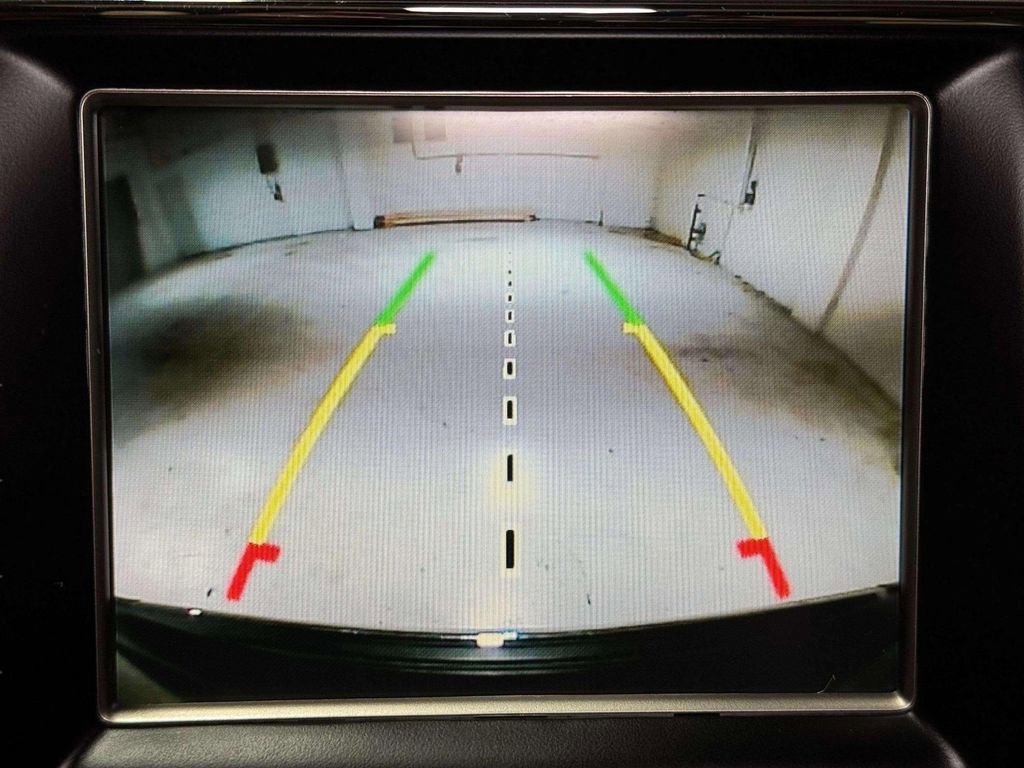 Used 2017 Jeep Grand Cherokee Limited image 16