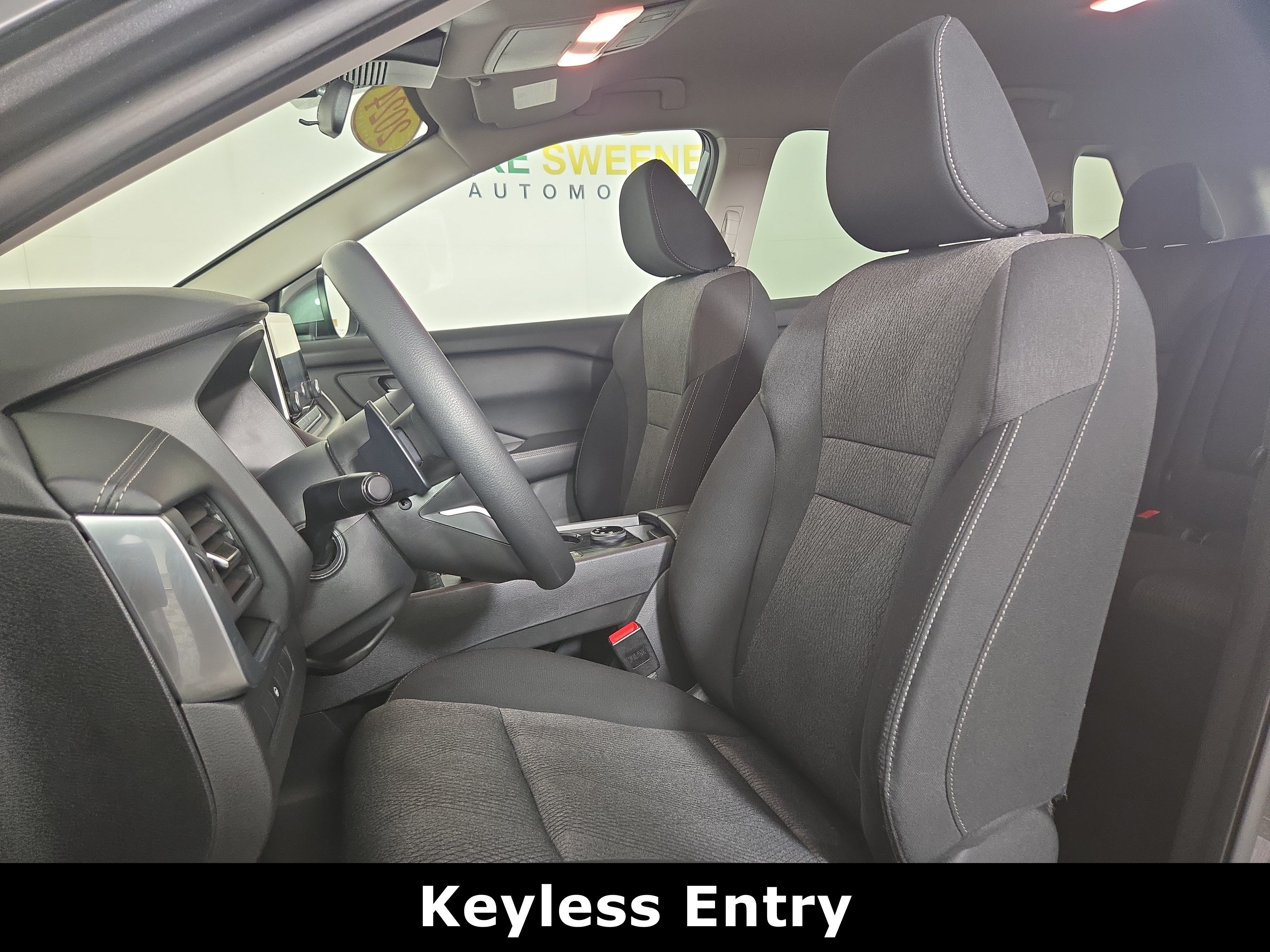 Used 2024 Nissan Rogue SV AWD/4WD image 11
