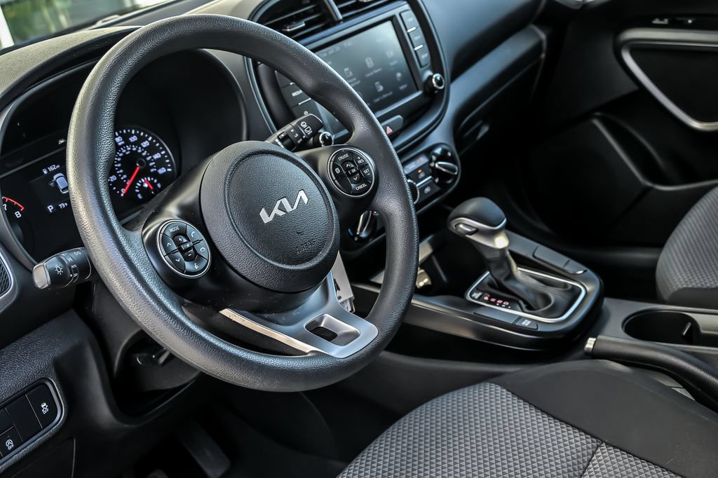 Used 2022 Kia Soul LX w/ Technology Package FWD image 17
