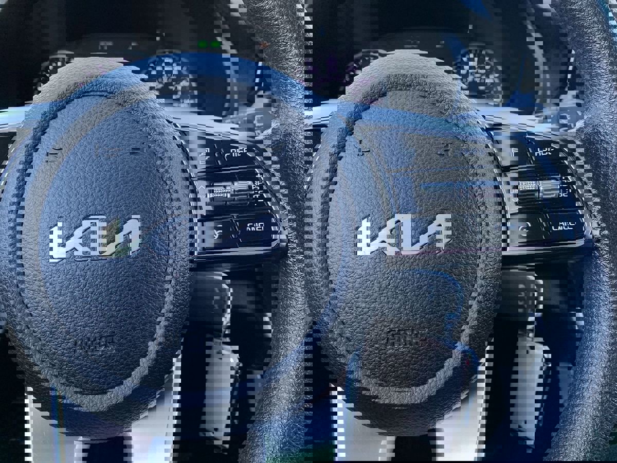 Used 2023 Kia Seltos LX image 19