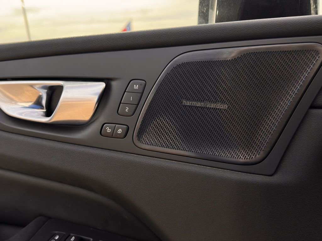 Used 2025 Volvo XC60 B5 Ultra w/ Protection Package Premier image 7