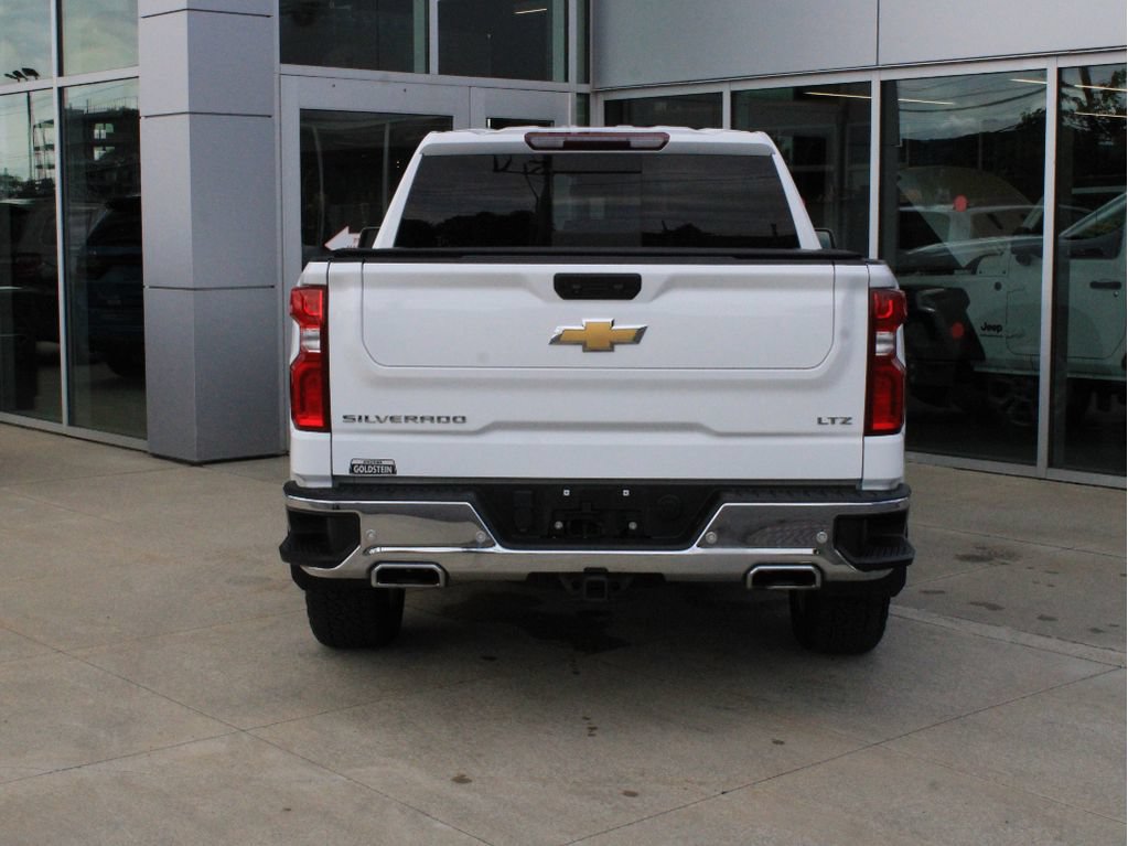 Used 2022 Chevrolet Silverado 1500 LTZ w/ LTZ Premium Package AWD/4WD image 7