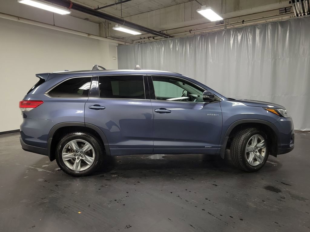 Used 2017 Toyota Highlander Limited image 9