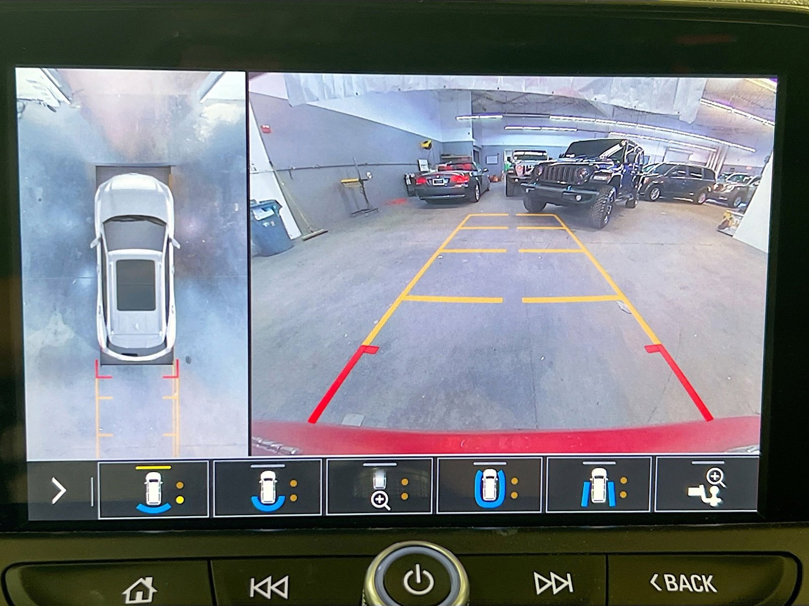 Used 2019 Chevrolet Blazer LT w/ Sun and Wheels Package image 10