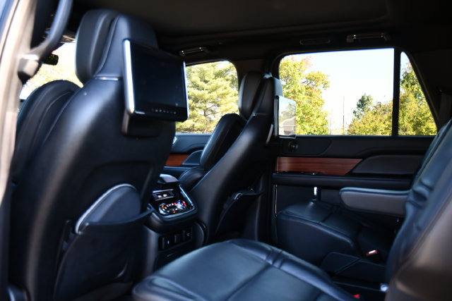 Used 2019 Lincoln Navigator L Reserve AWD/4WD image 16