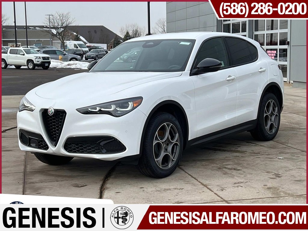 New 2025 Alfa Romeo Stelvio Sprint image 1