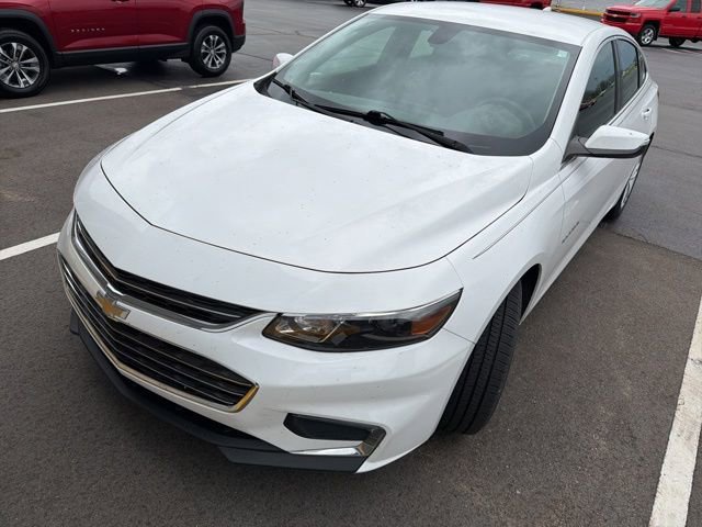 Used 2017 Chevrolet Malibu Hybrid image 2