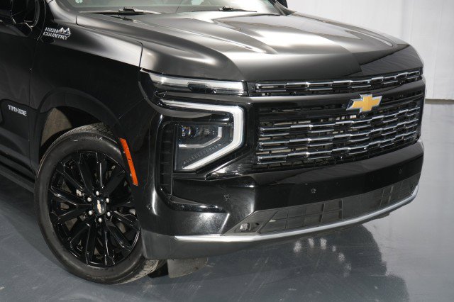 Used 2025 Chevrolet Tahoe High Country image 11