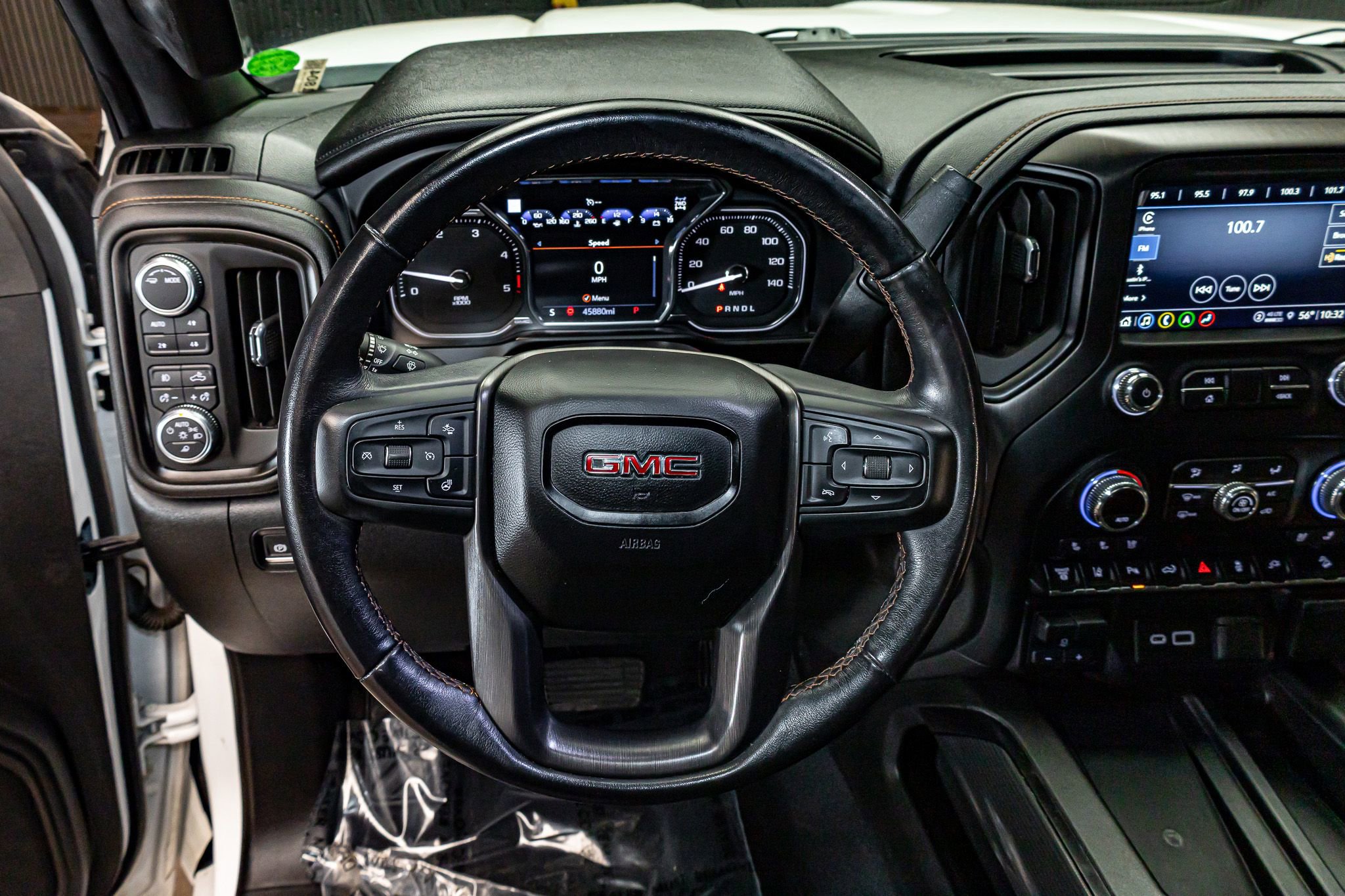 Used 2021 GMC Sierra 2500 AT4 w/ AT4 Premium Plus Package image 16