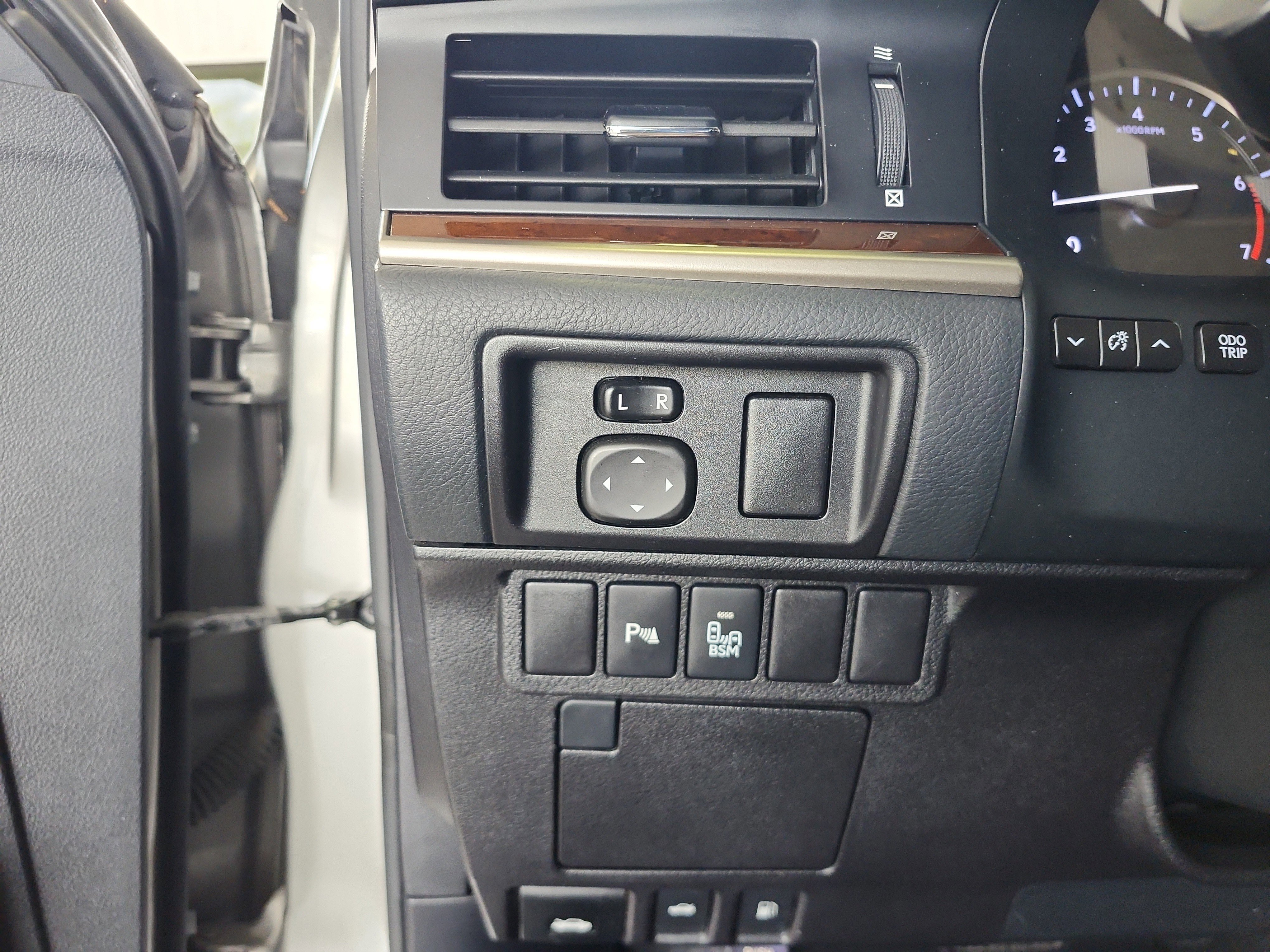 Used 2016 Lexus ES 350 w/ Premium Package w/Wood Trim image 14