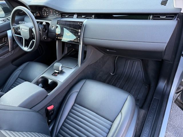 New 2025 Land Rover Discovery Sport S image 15