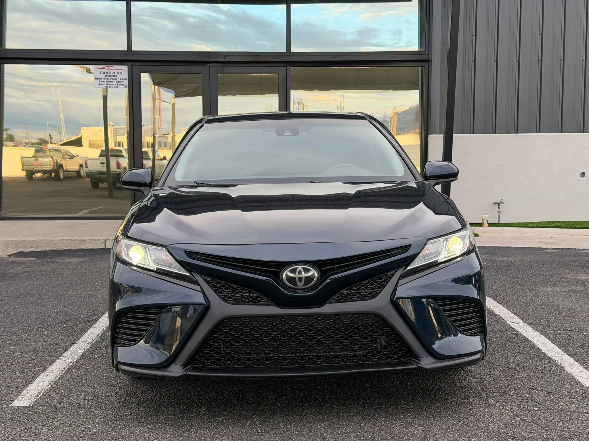 Used 2018 Toyota Camry SE FWD image 15