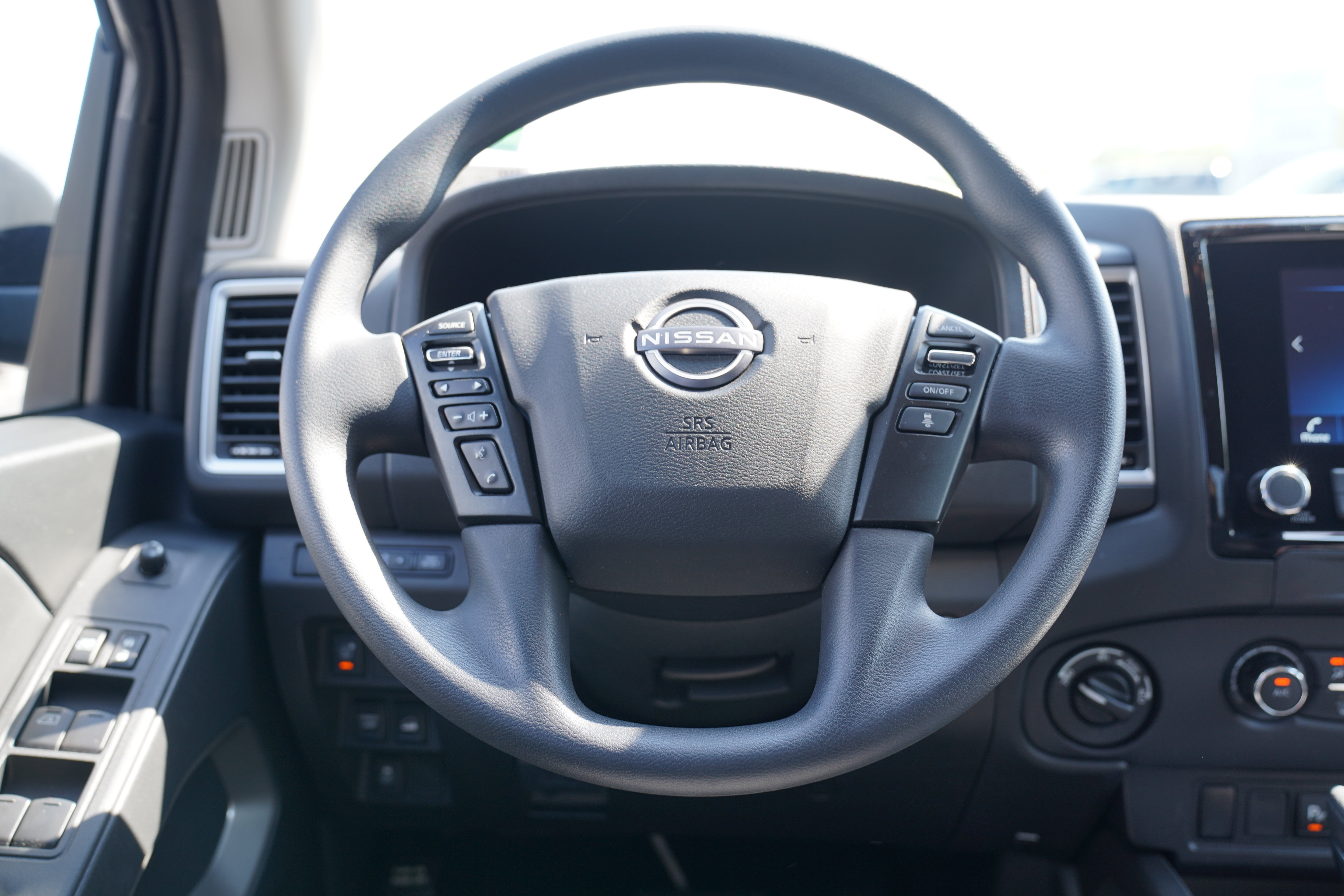 Used 2024 Nissan Frontier SV w/ Technology Package AWD/4WD image 17