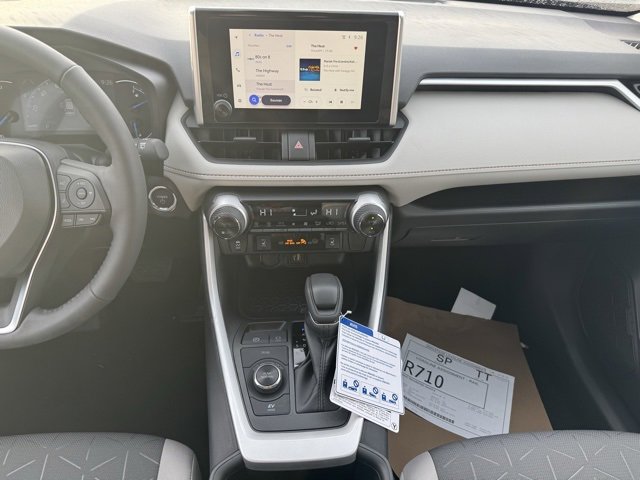 Used 2025 Toyota RAV4 XLE image 2