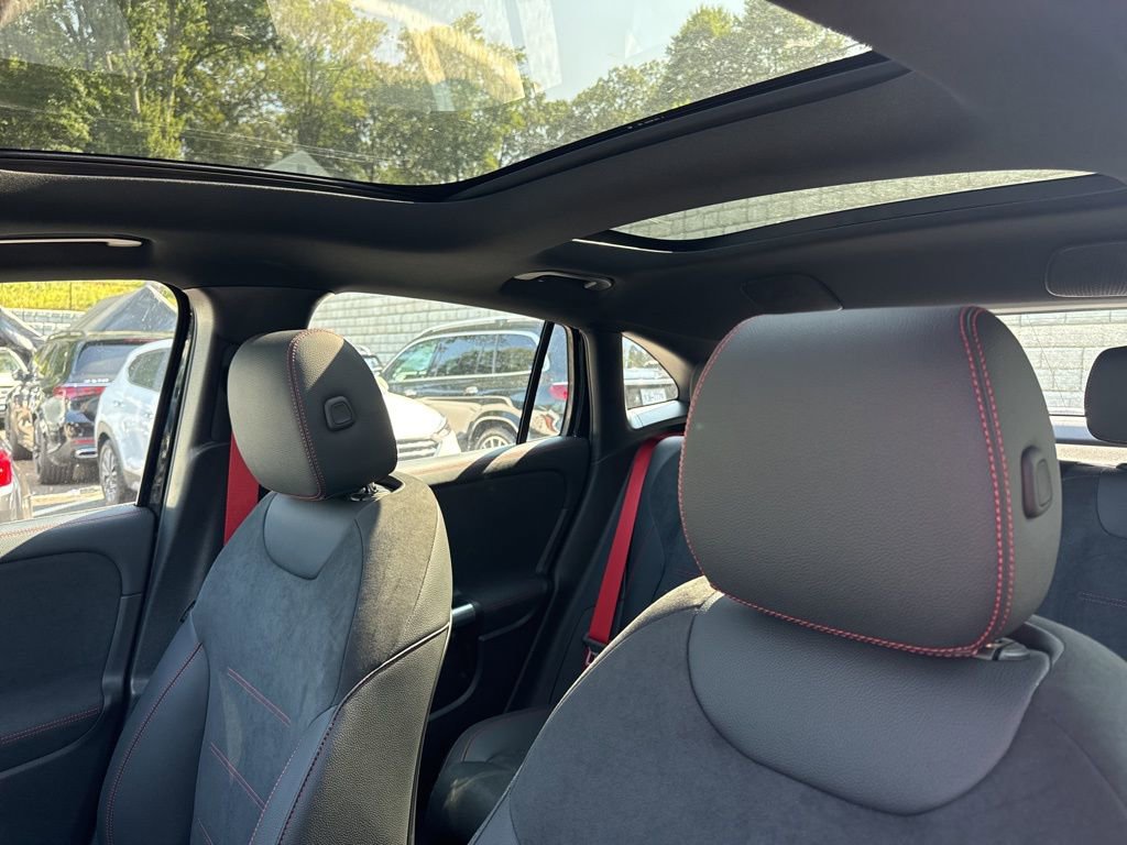 New 2026 Mercedes-Benz GLA 35 AMG 4MATIC image 30