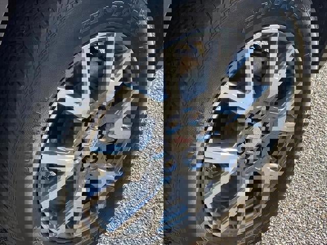 Certified 2022 GMC Acadia SLT w/ Technology Package image 28