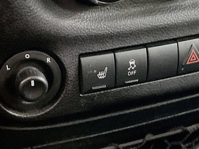 Used 2017 Jeep Wrangler Unlimited Sahara w/ Connectivity Group AWD/4WD image 19