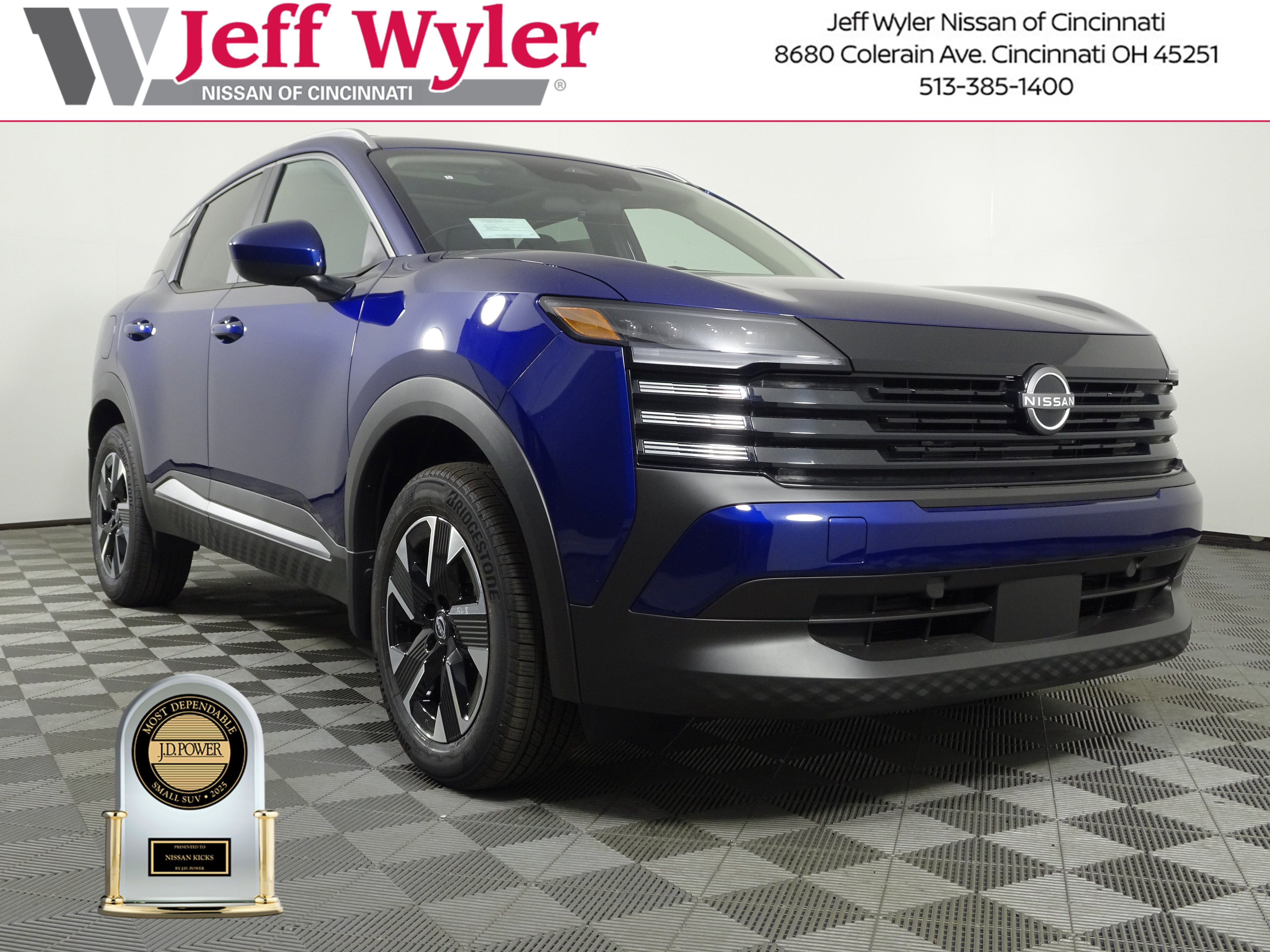 New 2025 Nissan Kicks SV w/ SV Premium Package