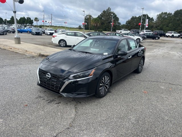 Used 2025 Nissan Altima 2.5 SV w/ SV Premium Package image 4