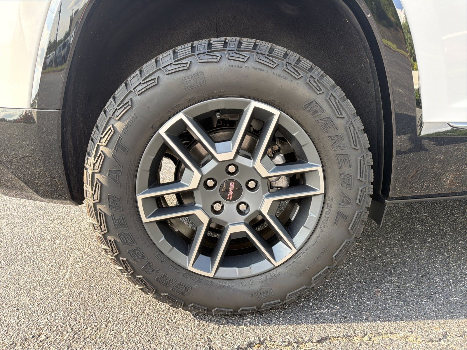 Used 2026 GMC Terrain AT4 w/ Technology Package II AWD/4WD image 17