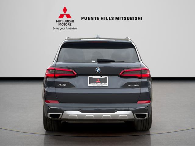 Used 2019 BMW X5 xDrive50i w/ Parking Assistance Package AWD/4WD image 5