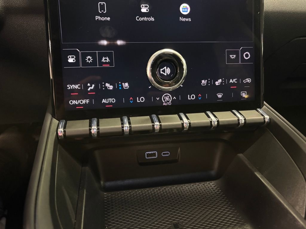 New 2026 GMC Terrain Denali w/ LPO, Floor Liner Package image 34