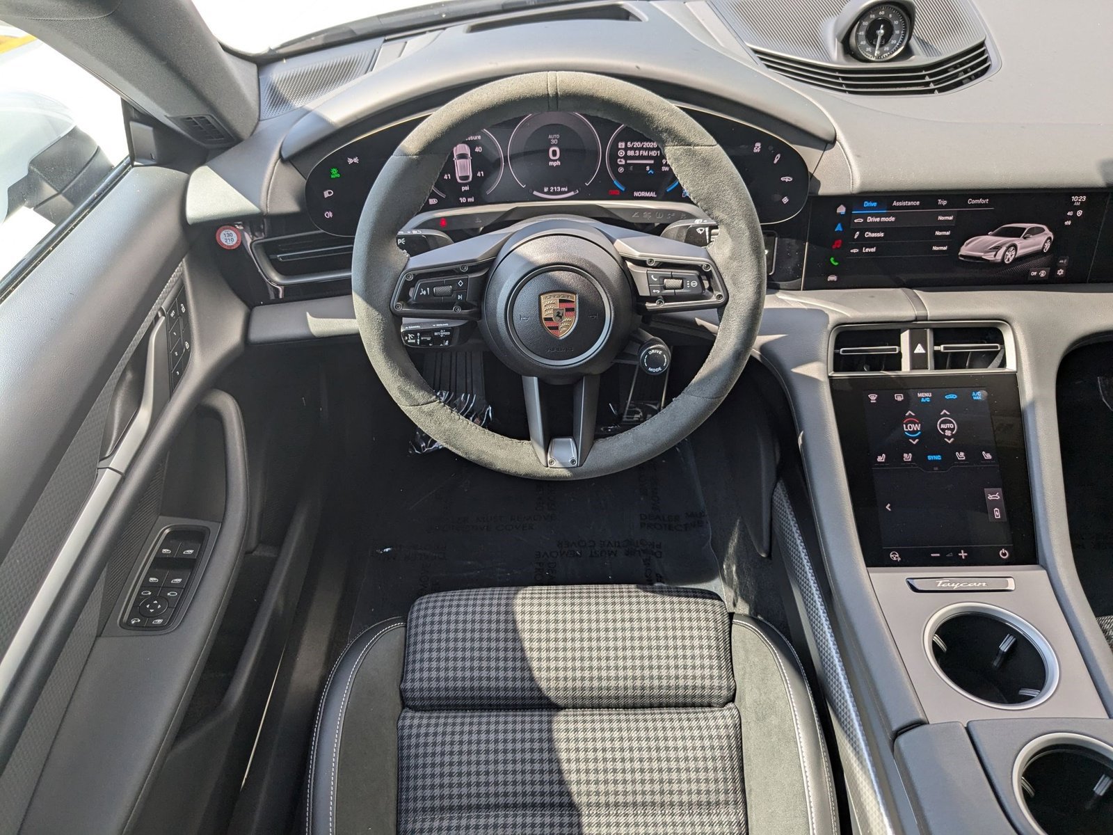 New 2025 Porsche Taycan 4 Cross Turismo AWD/4WD image 16