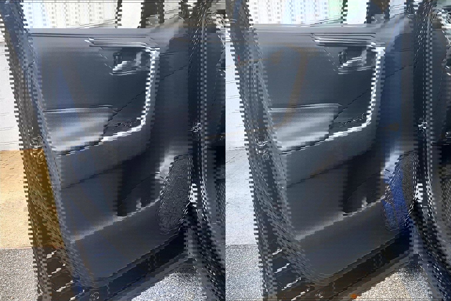 Used 2020 Toyota RAV4 XLE image 28