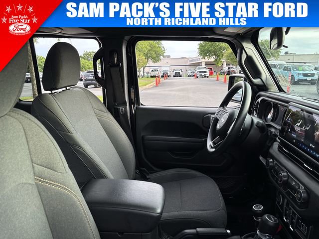 Used 2025 Jeep Gladiator Sport AWD/4WD image 18