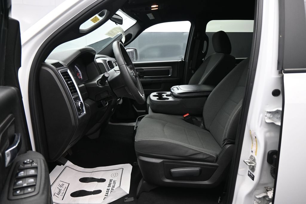 Used 2024 RAM 1500 Warlock RWD image 9