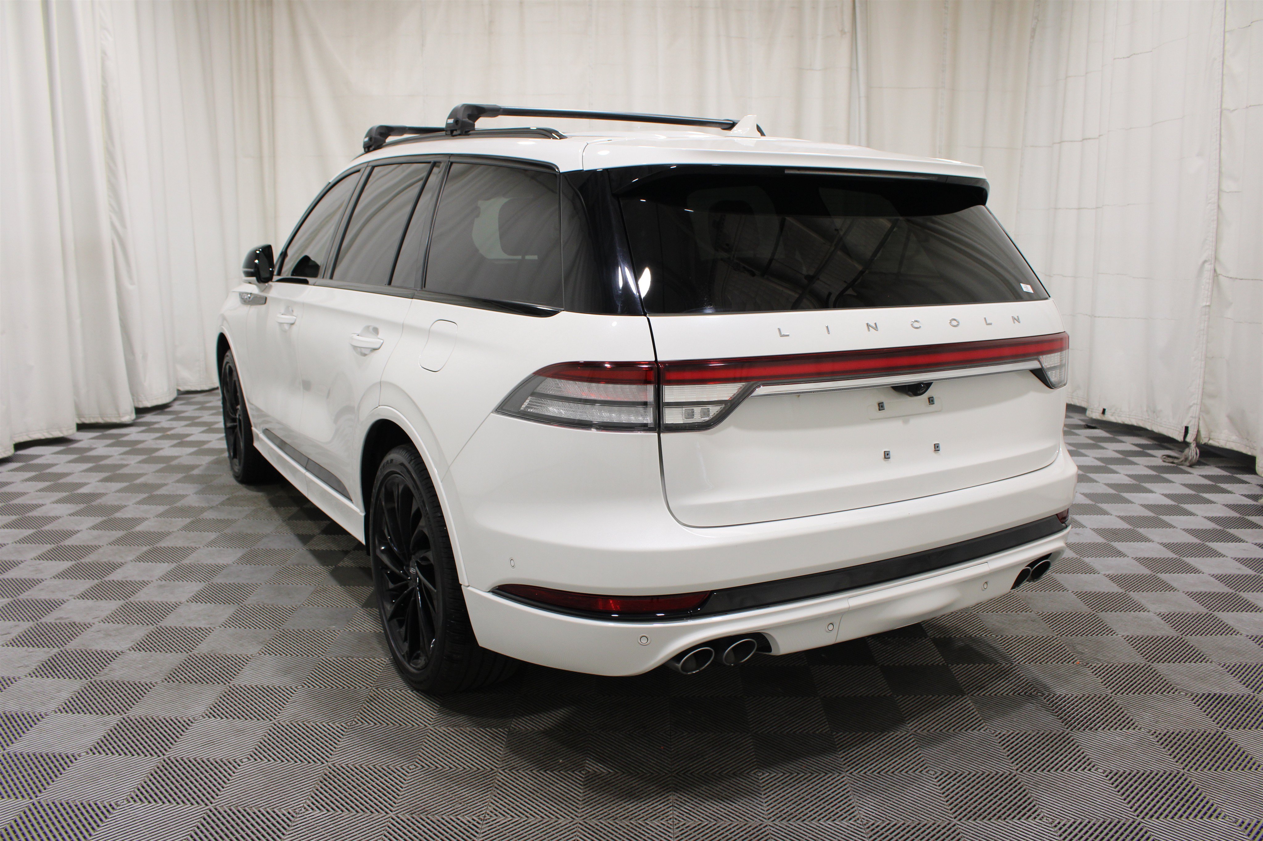 Used 2023 Lincoln Aviator Reserve w/ Equipment Group 201A AWD/4WD image 38
