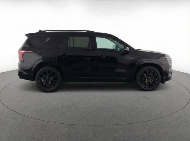 Used 2025 Chevrolet Traverse RS AWD/4WD image 8