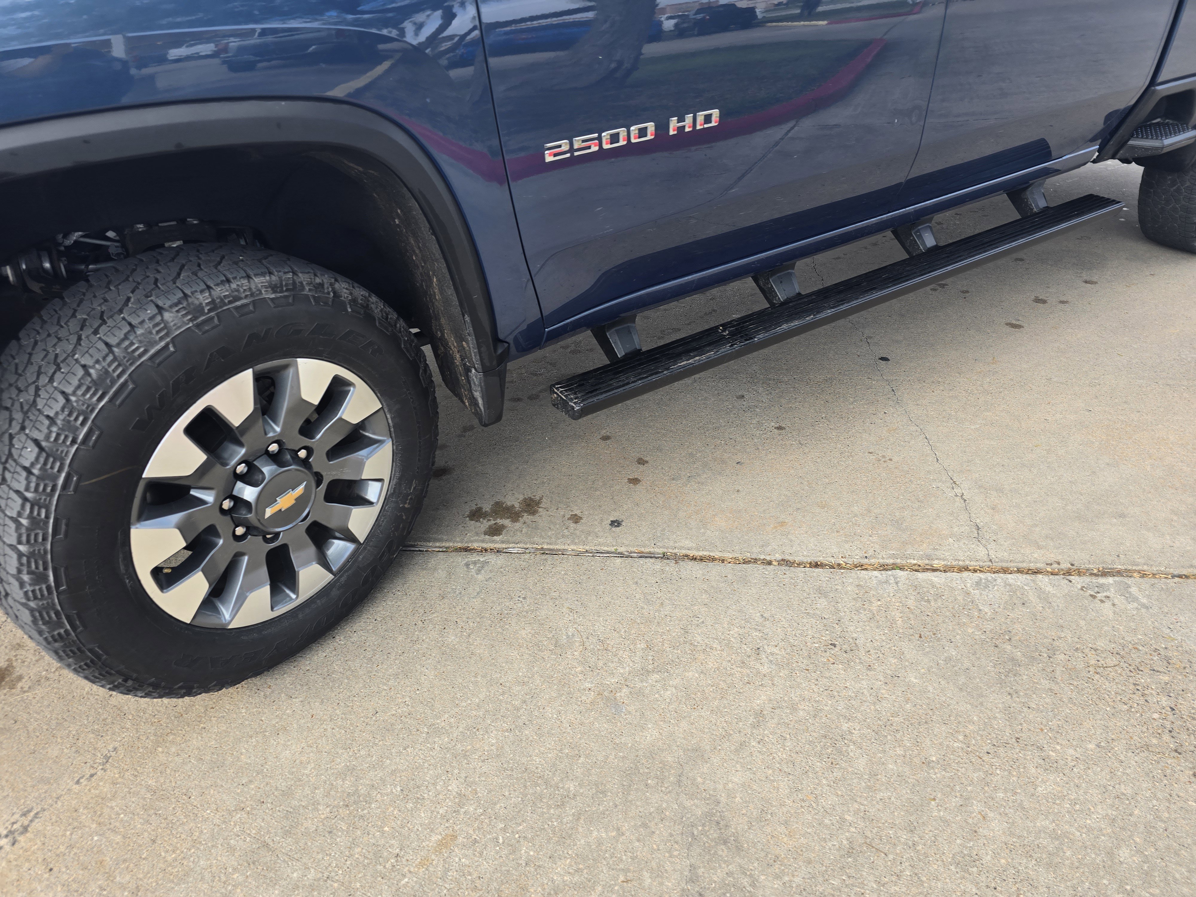 Used 2025 Chevrolet Silverado 2500 Custom w/ Custom Value Package image 9