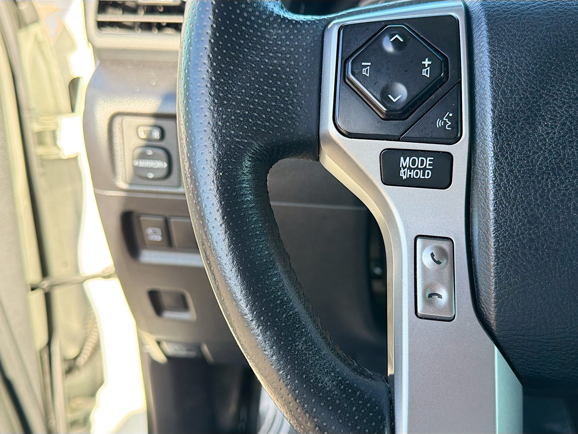 Used 2023 Toyota 4Runner Limited AWD/4WD image 35