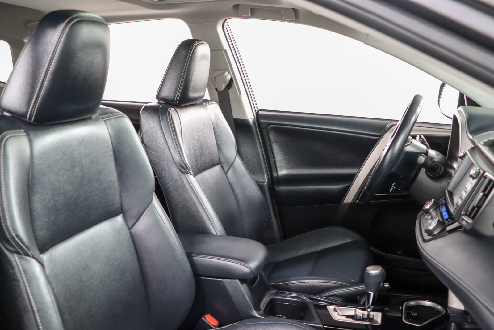 Used 2018 Toyota RAV4 Limited FWD image 27