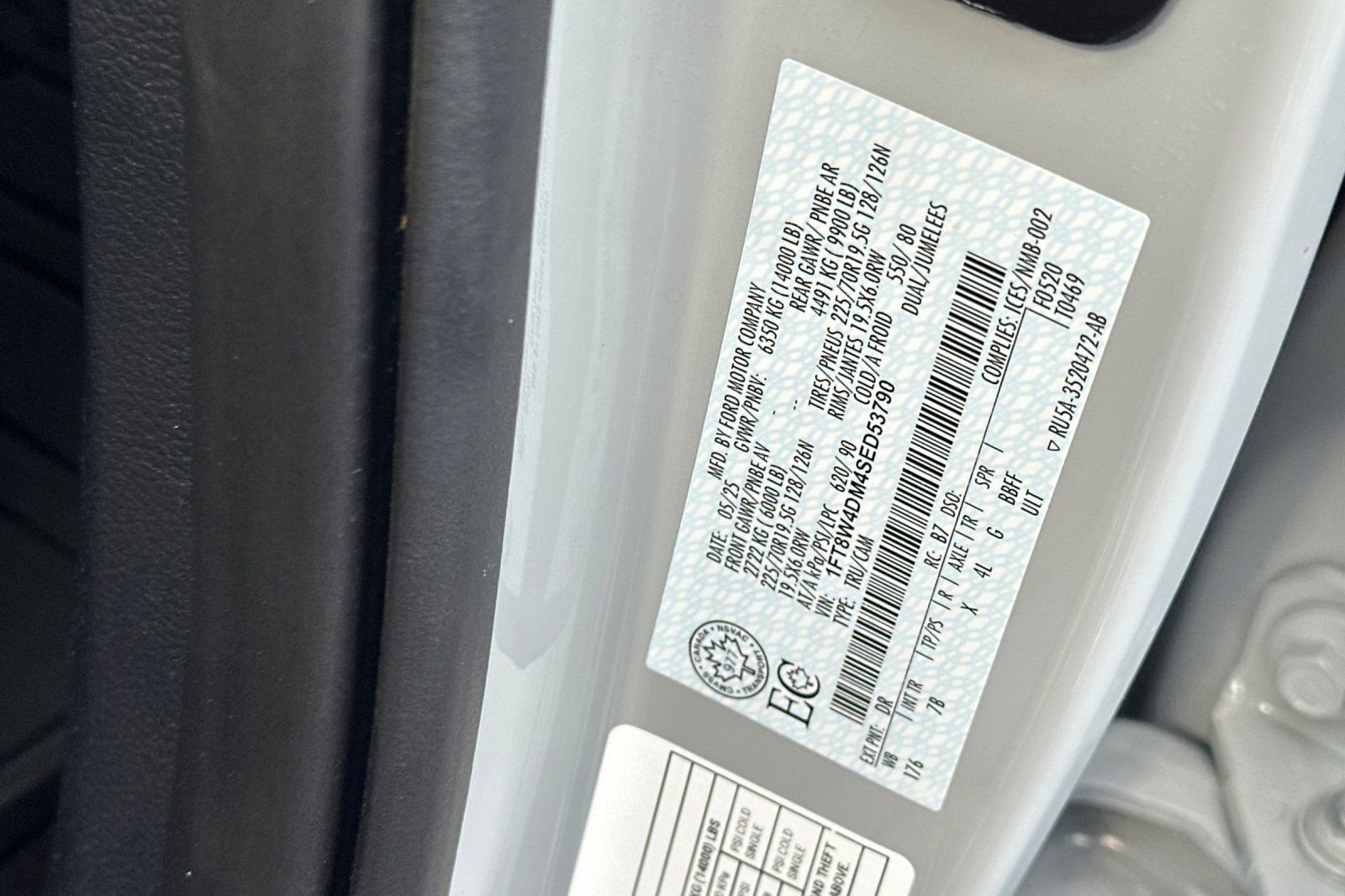 Used 2025 Ford F450 Platinum w/ FX4 Off-Road Package image 26