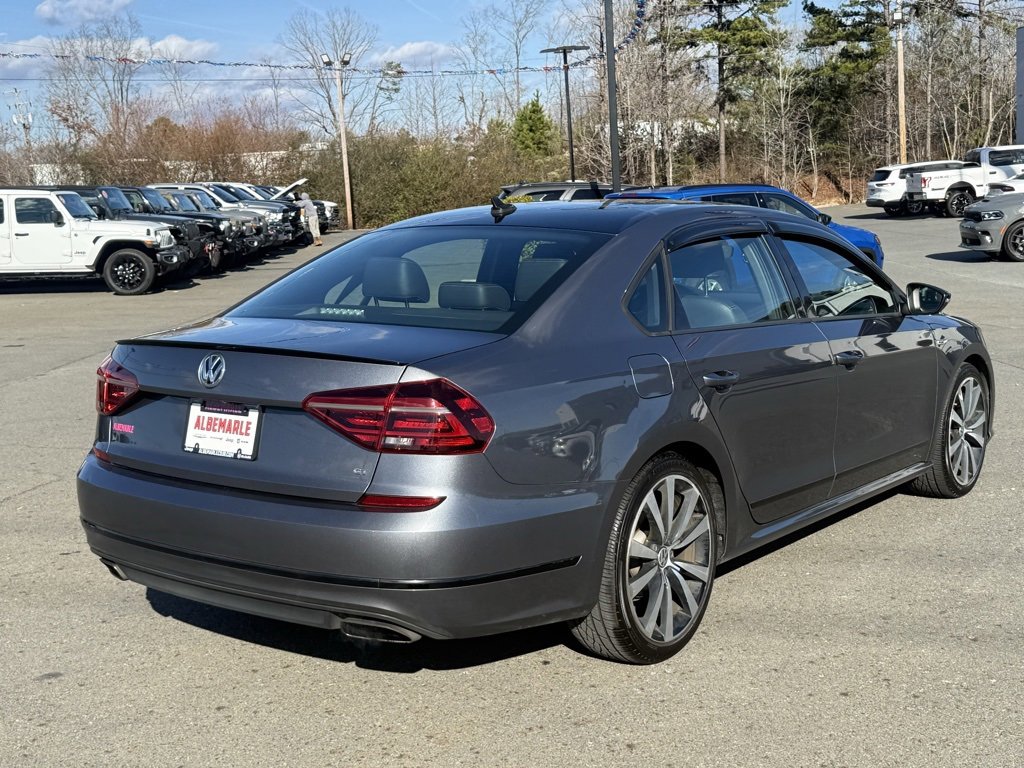 Used 2018 Volkswagen Passat 3.6 image 3