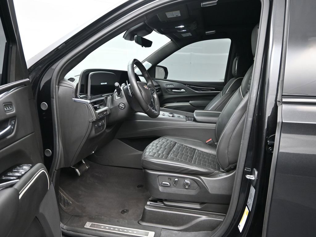 Certified 2024 Cadillac Escalade ESV V w/ LPO, ONYX Package image 9