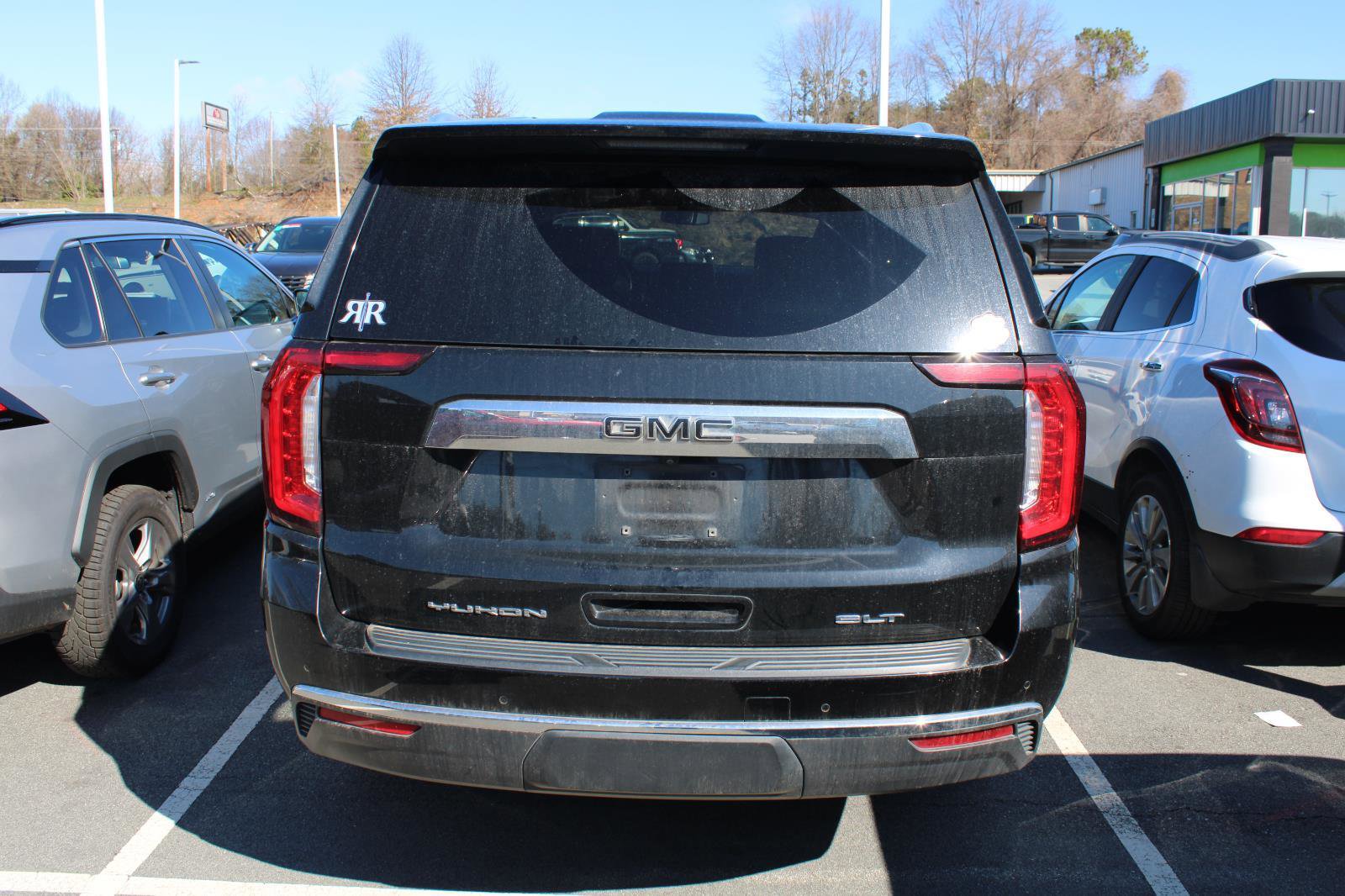 Used 2021 GMC Yukon XL SLT w/ SLT Premium Package image 4