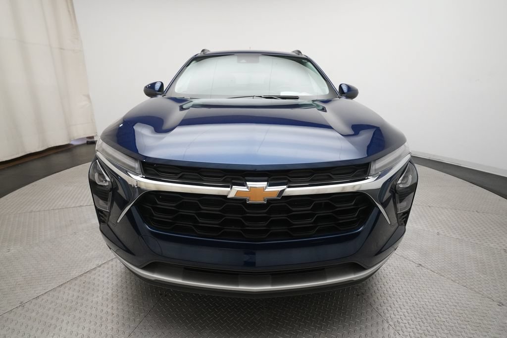 Used 2024 Chevrolet Trax LT w/ Driver Confidence Package FWD image 11