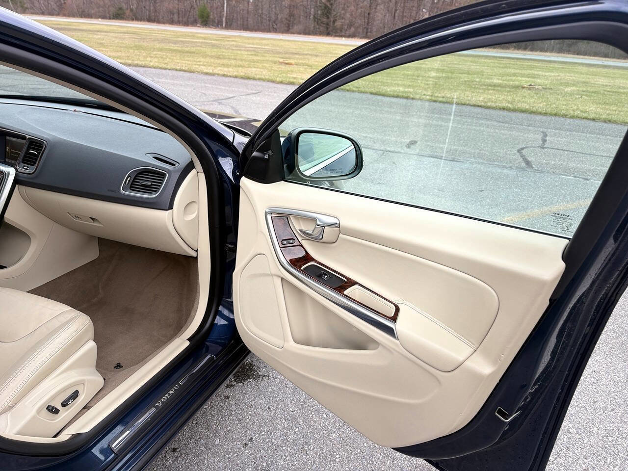 Used 2013 Volvo S60 T5 image 18