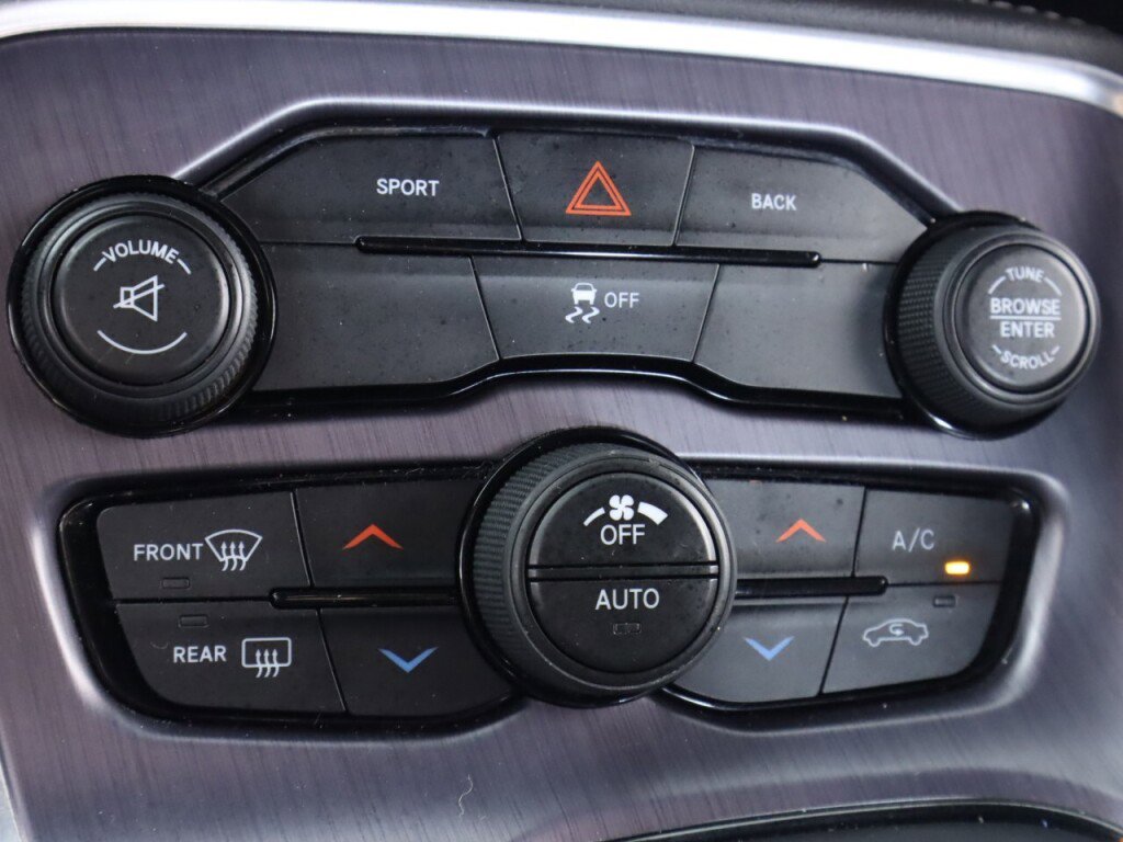 Used 2016 Dodge Challenger R/T RWD image 19