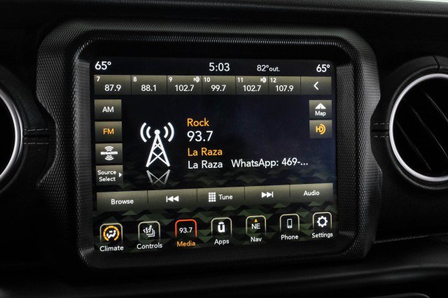 Used 2021 Jeep Wrangler Unlimited Sahara w/ Cold Weather Group AWD/4WD image 33