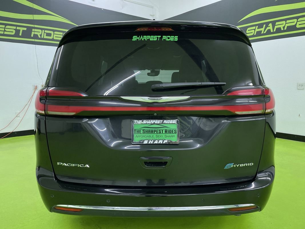 Used 2022 Chrysler Pacifica Touring-L w/ Uconnect Theater Family Group image 8