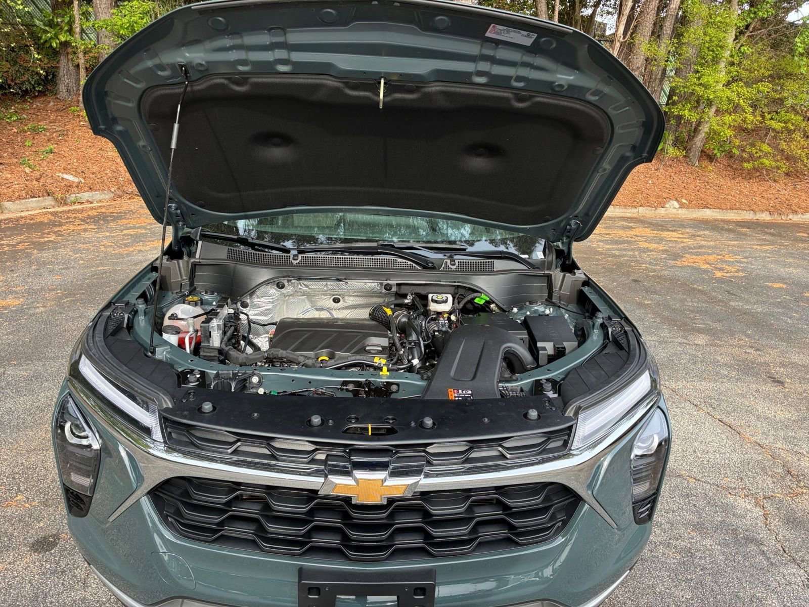 Used 2025 Chevrolet Trax LT image 34