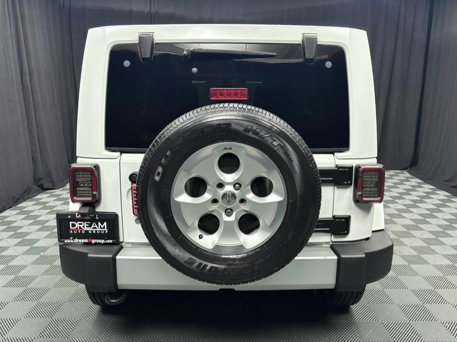 Used 2015 Jeep Wrangler Unlimited Sahara w/ Dual Top Group image 6
